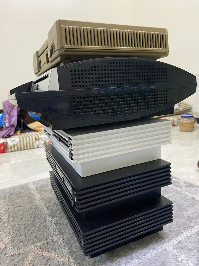 اجهزة بلايستيشن متنوعه 2