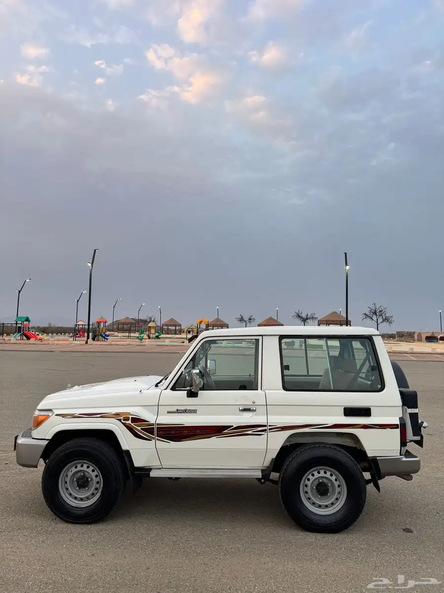 جيب ربع 18