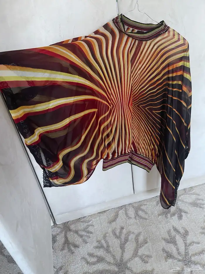 ملابس للبيع لبسه واحده 32
