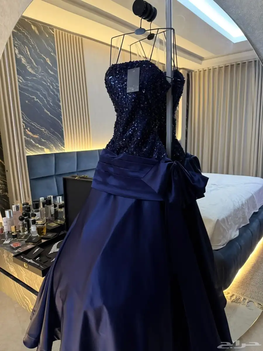 فستان كحلي مقاس xs الطول 160 0