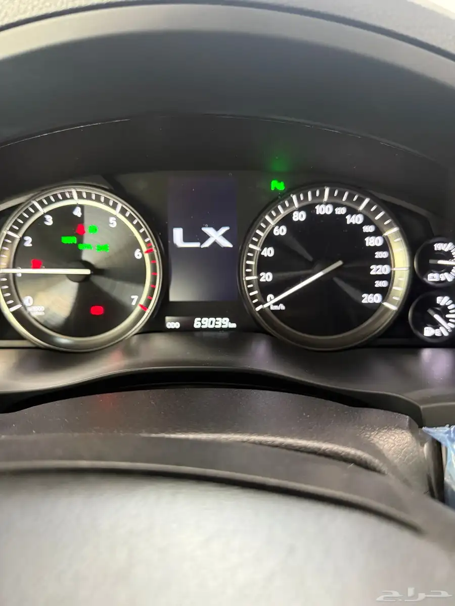 لكزس LX570 بلاك ادشن مخزن 1