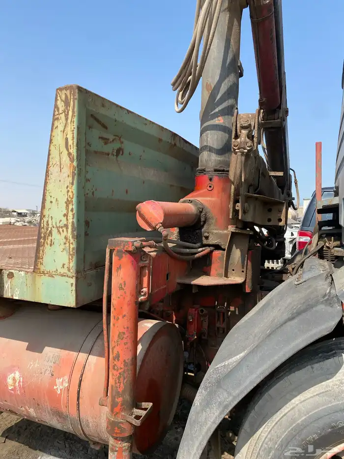 ال بي سطحة 86مع كرين 3 طن 1