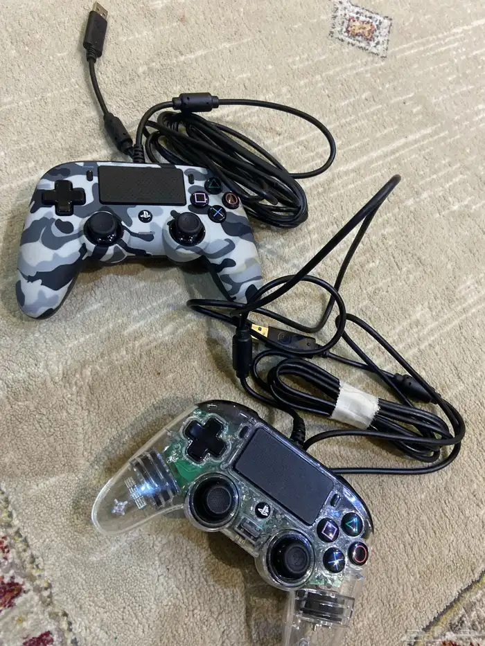 أيادي بلايستيشن 4 4