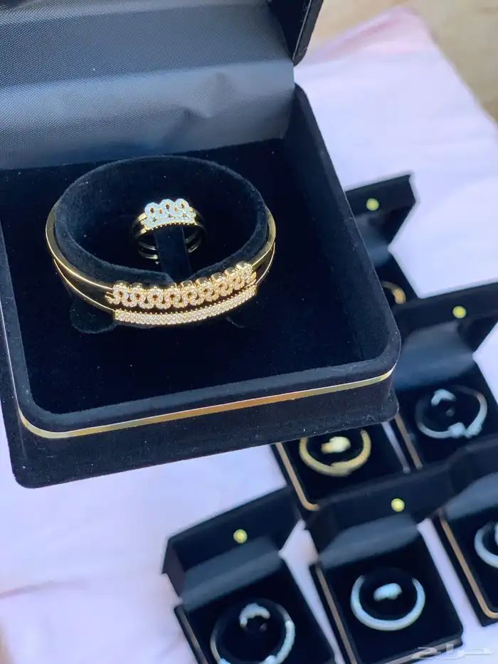 اكسسورات زريكون ومطلي ذهب البيع لأعلى سوم سواء حبه او كلهم 0