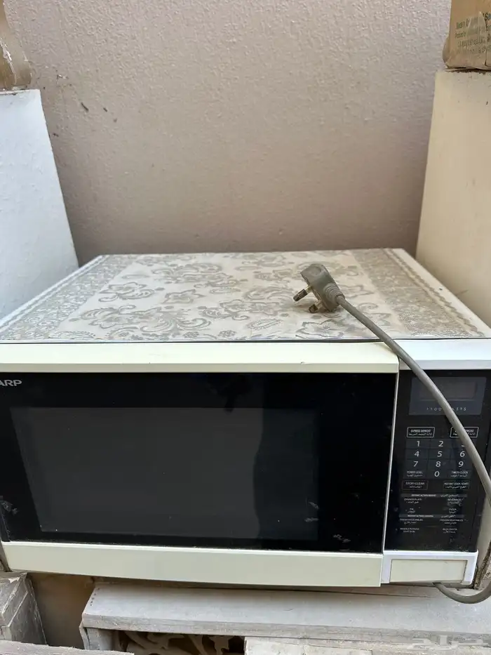 مكرويف تسخين طعام ماركه Sharp نظيف 7