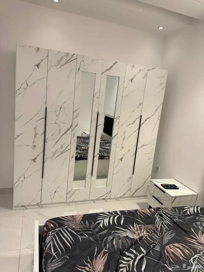 سرير  دواليب  مراتب  تسريحة   غرفة نوم كامل   جزامه 26