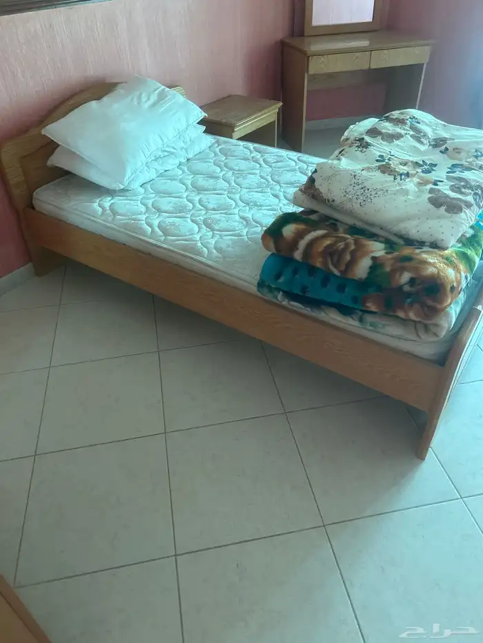 اثاث للبيع كل مايحتاجه بيتك من أسره دولايب مكاتب 15