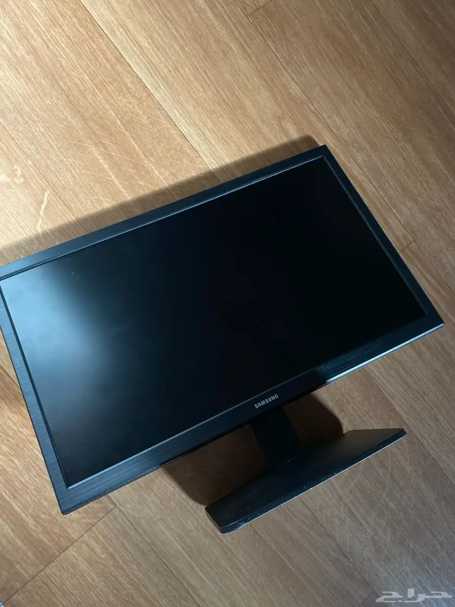 شاشه 20بوصه تشتغل على السوني 4و5وPC من سامسونج حلوه 5