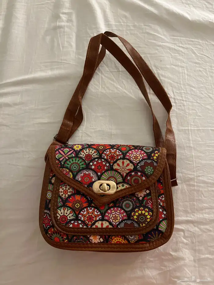 شنطة يد صيفيه ملونه 0