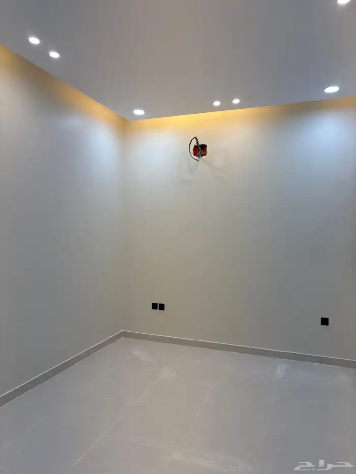 شقق vip للبيع مكونه من6 غرف4 حمام المحاله مخطط745 حي الزهور 10