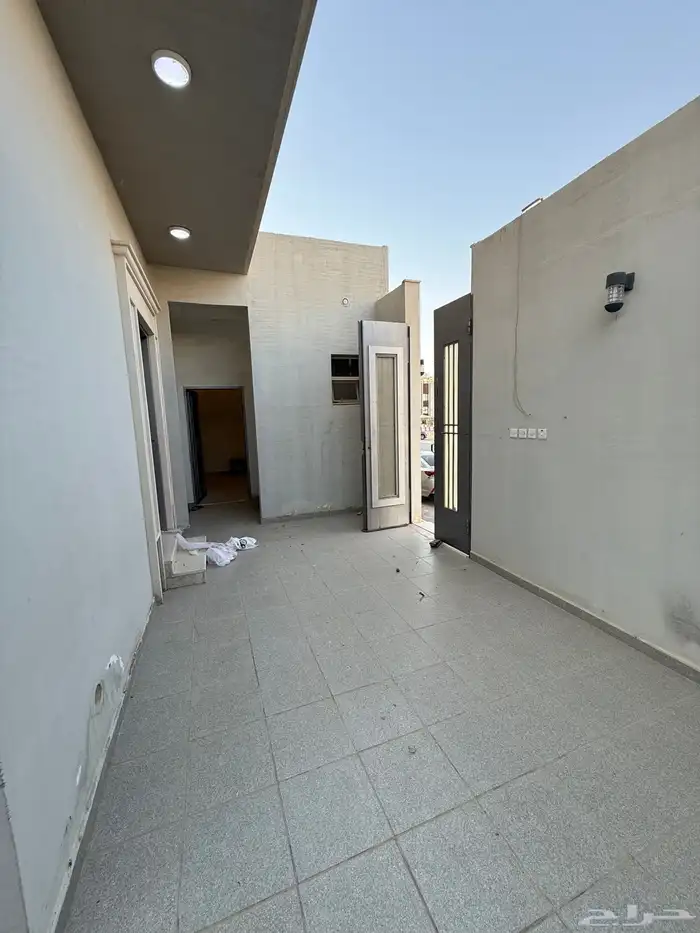 فله للايجار حي الملقاء 150 الف 2