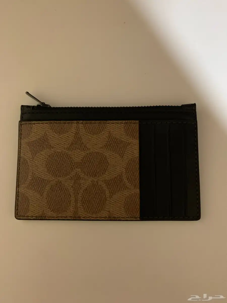 محفظة من ماركة COACH 3