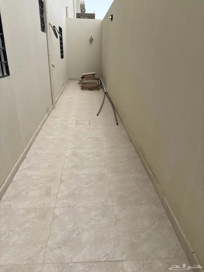 عمارة مكونة من ست شقق للتمليك المحاله مخطط745 حي الزهور 17