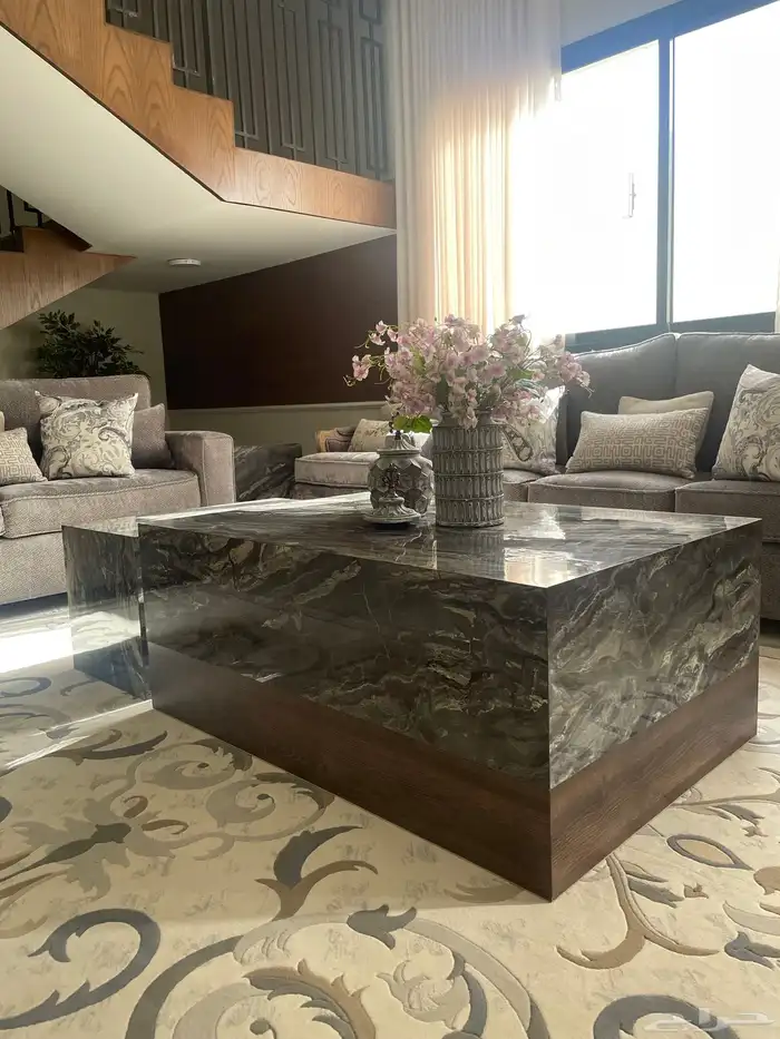 طاولة فخمة بتصميم عصري وجذاب - تصميم خاص(جديد) 0