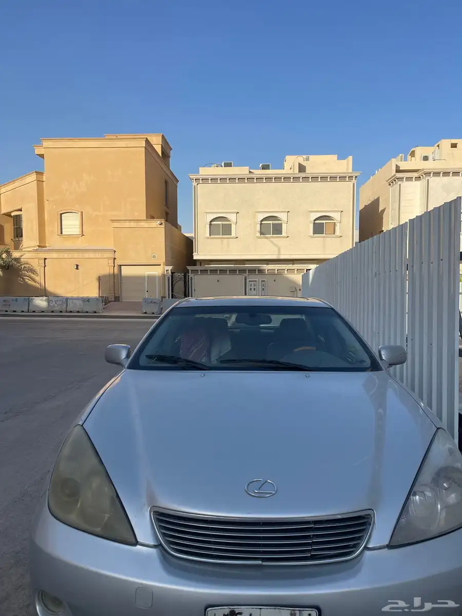 لكزس 300 se 2005 فضي للبيع 1