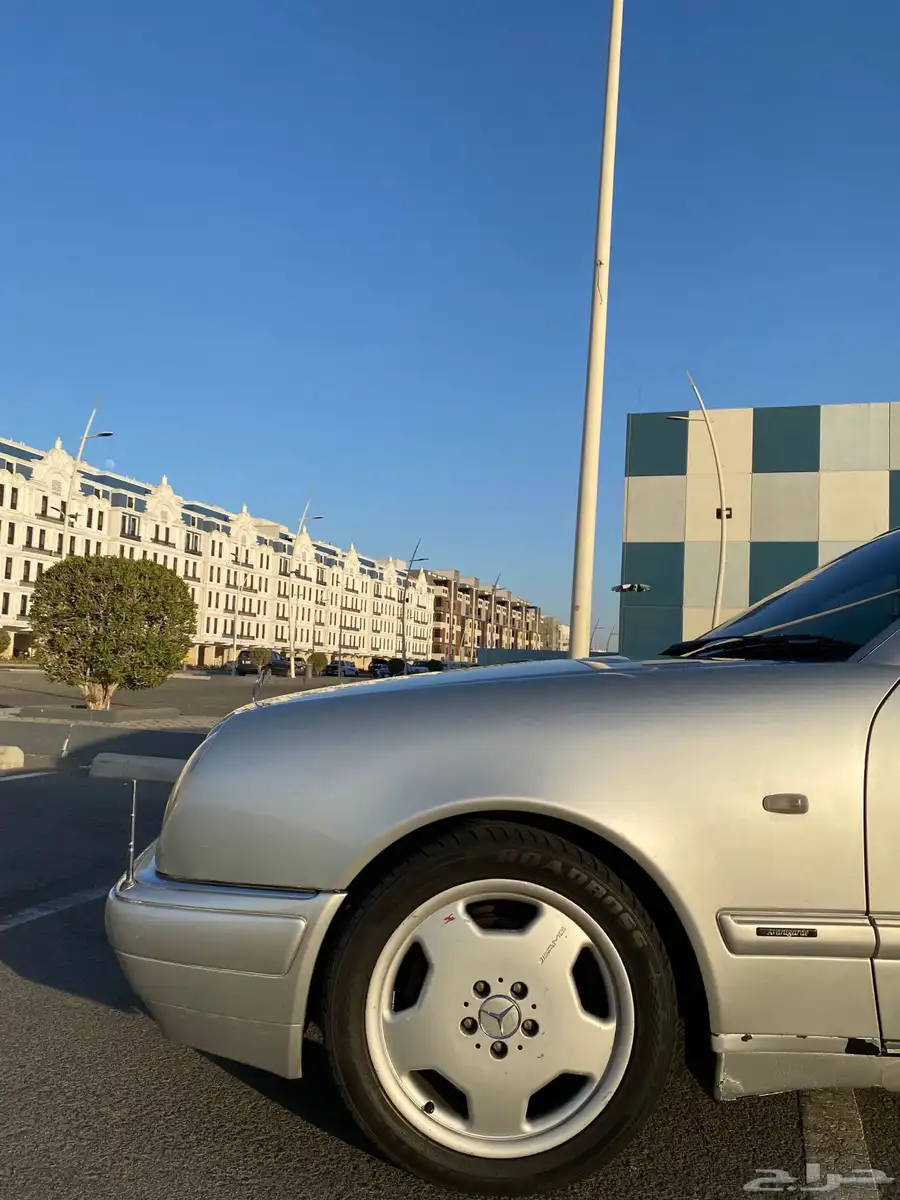 مرسيدس E320 8