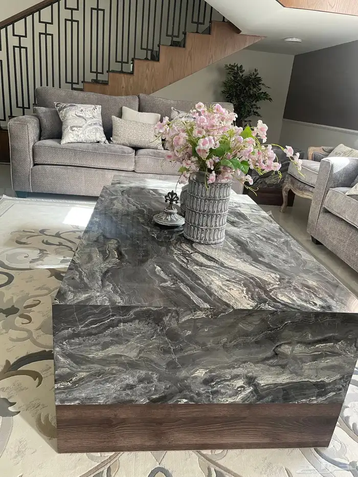 طاولة فخمة بتصميم عصري وجذاب - تصميم خاص(جديد) 1