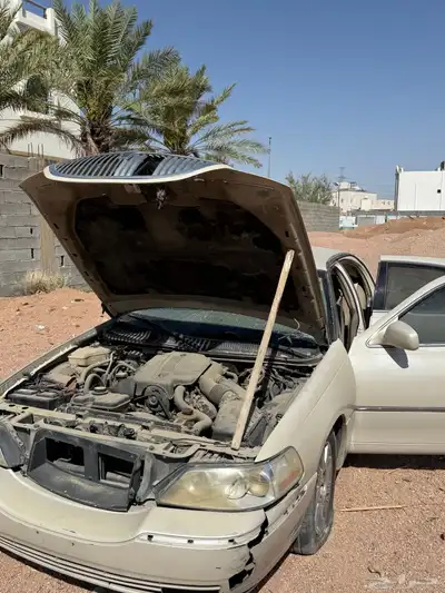 قطع غيار تون كار لينكون 2003 متوفر قطع فقط 1