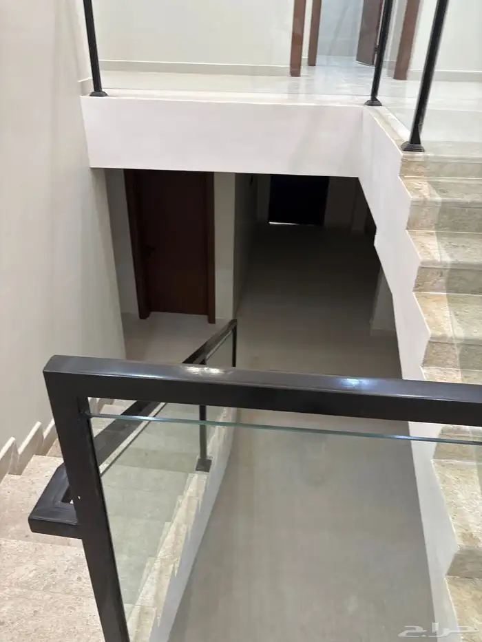 عمارة مكونة من ست شقق للتمليك المحاله مخطط745 حي الزهور 16
