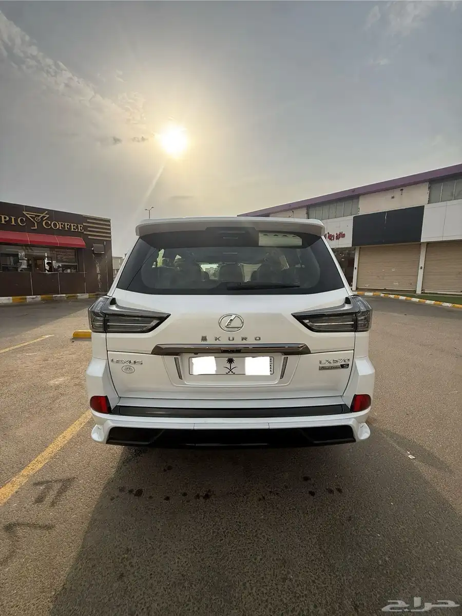 لكزس LX570 بلاك ادشن مخزن 5