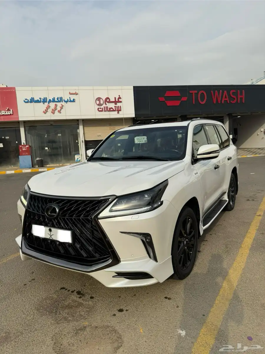 لكزس LX570 بلاك ادشن مخزن 2