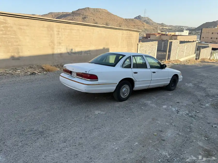 فورد كراون فيكتوريا 96 3