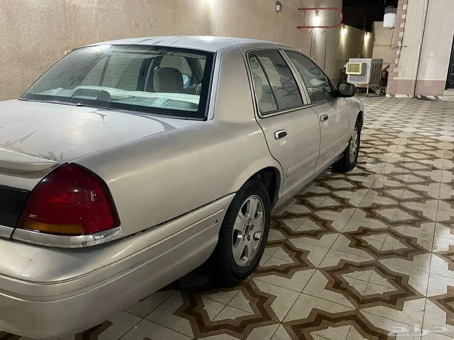 للبيع فورد 2001 4