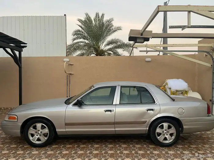 فورد فكتوريا 2010 0
