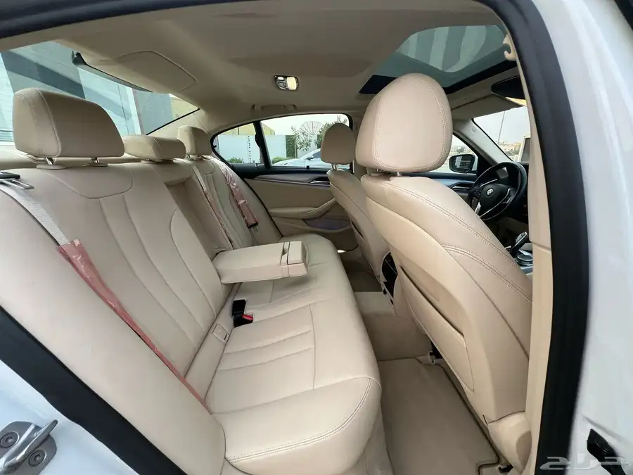 بي ام دبليو 520i 2020 (بحالة ممتازة) 13