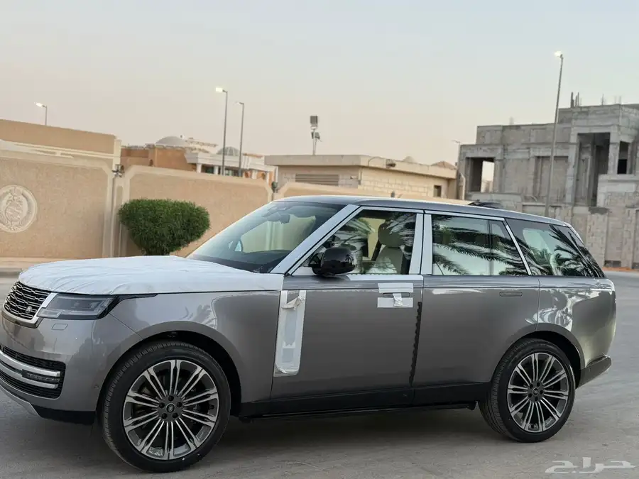 رنج روفر اوتوبيوغرافي 2025 1