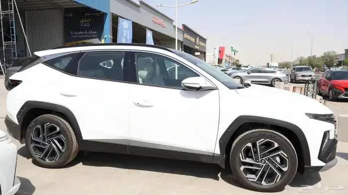 توسان بريميوم 2025 ابيض 29