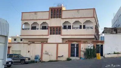 للبيع عماره اربع شقق في حي شباعه خميس مشيط 1