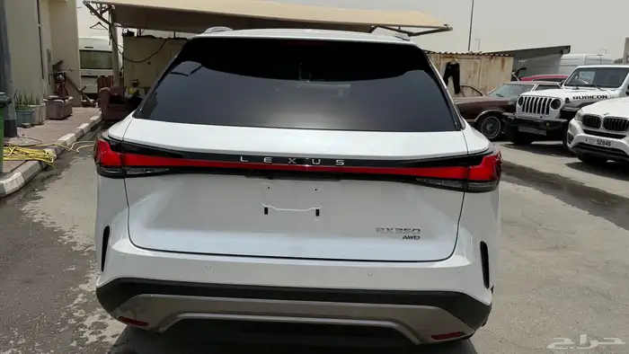 لكزس RX بانوراما موديل 2025في الامارات 4