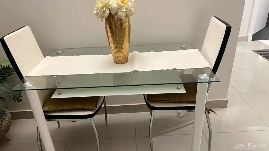 طاوله طعام نظيفة 1