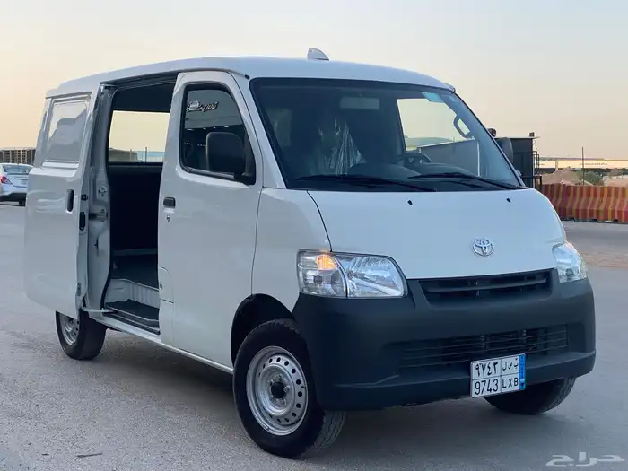 تويوتا لايت اس 2023 بنزين 3