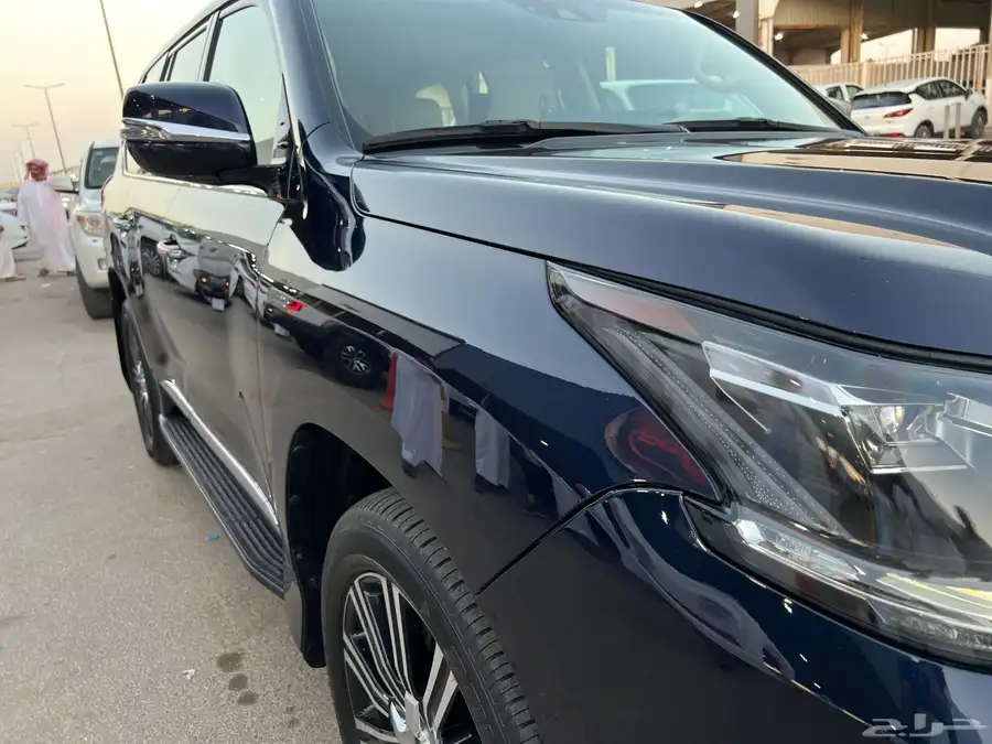 لكزس LX570 2017 فل كامل 2