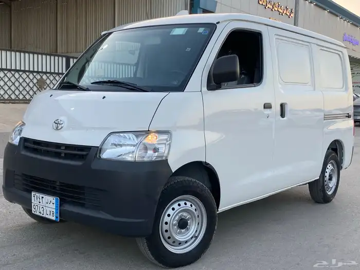 تويوتا لايت اس 2023 بنزين 4