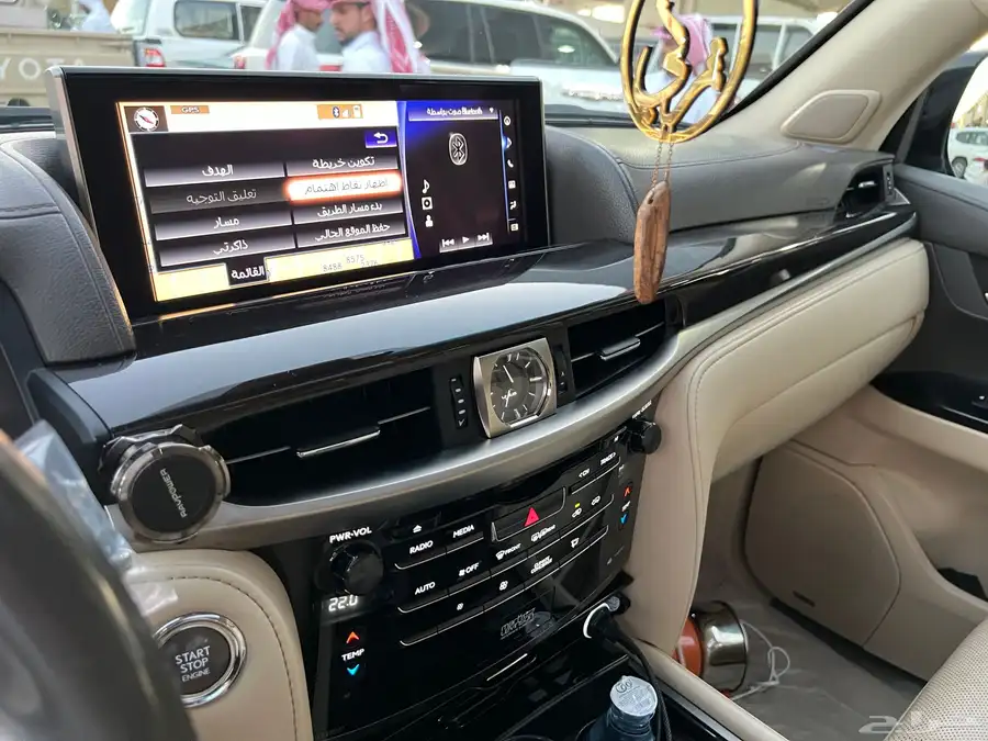 لكزس LX570 2017 فل كامل 17