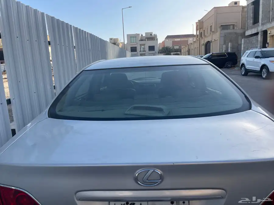 لكزس 300 se 2005 فضي للبيع 3