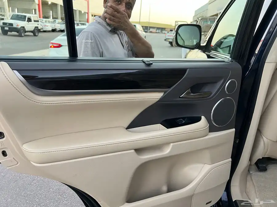 لكزس LX570 2017 فل كامل 11