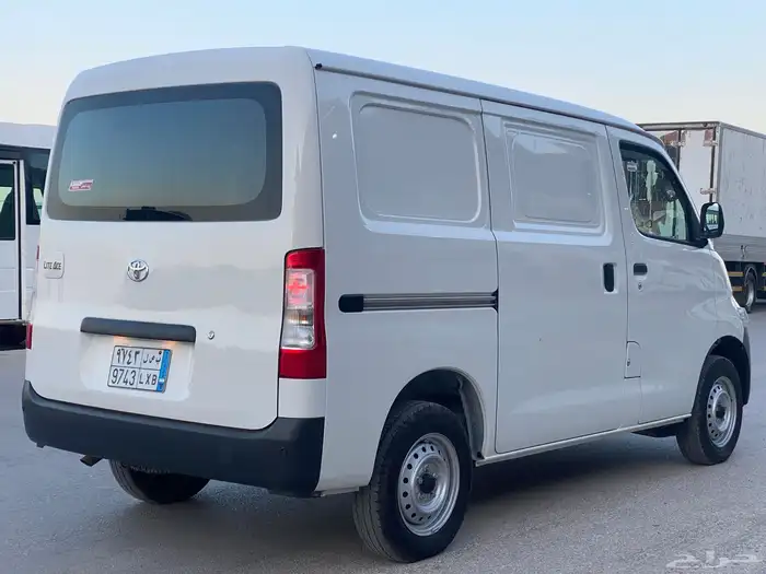 تويوتا لايت اس 2023 بنزين 7