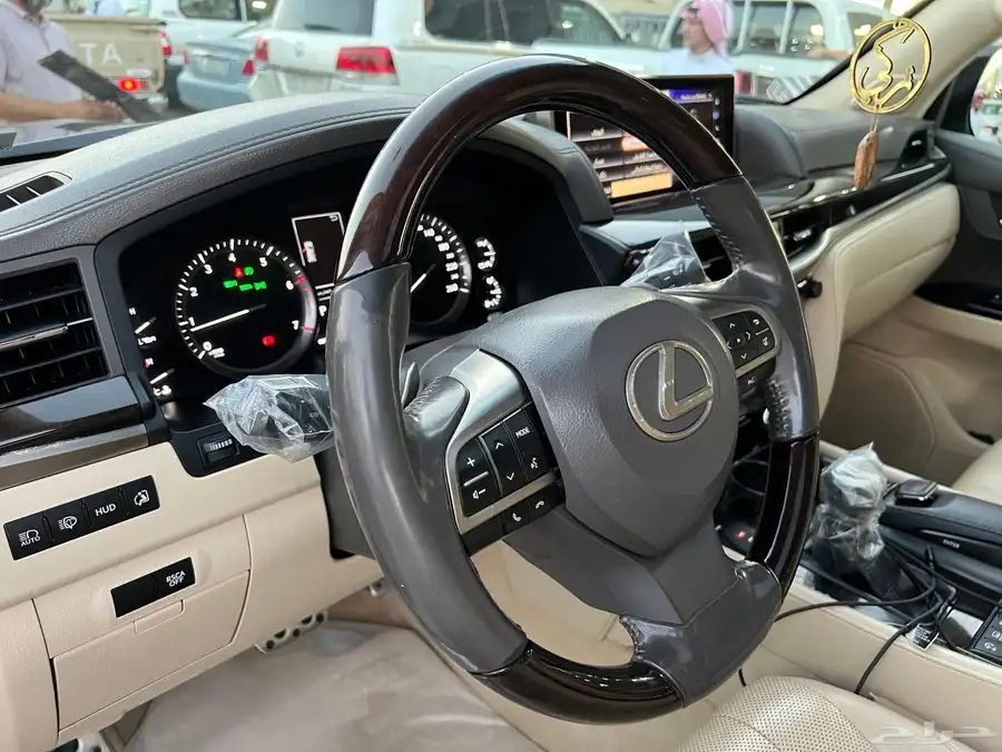 لكزس LX570 2017 فل كامل 15
