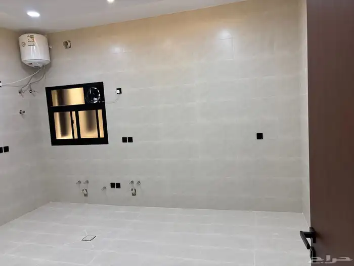شقق vip للبيع مكونه من6 غرف4 حمام المحاله مخطط745 حي الزهور 8