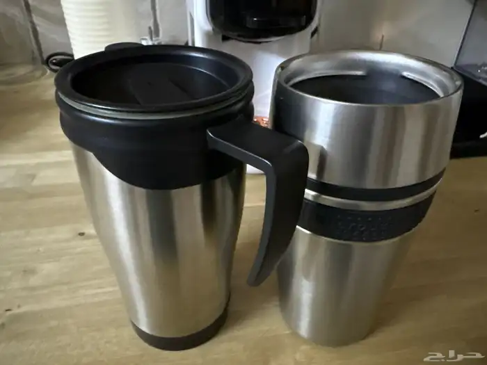 شنط رجالية وتحف ومجات وفازات زجاج 9