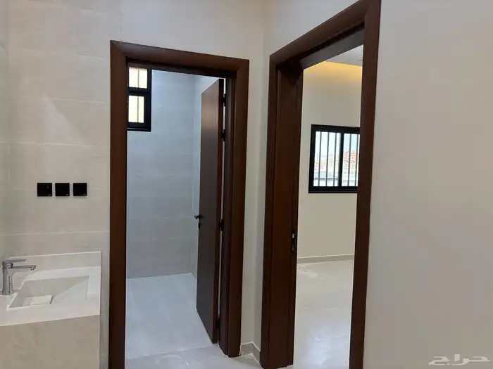 شقق vip للبيع مكونه من6 غرف4 حمام المحاله مخطط745 حي الزهور 13