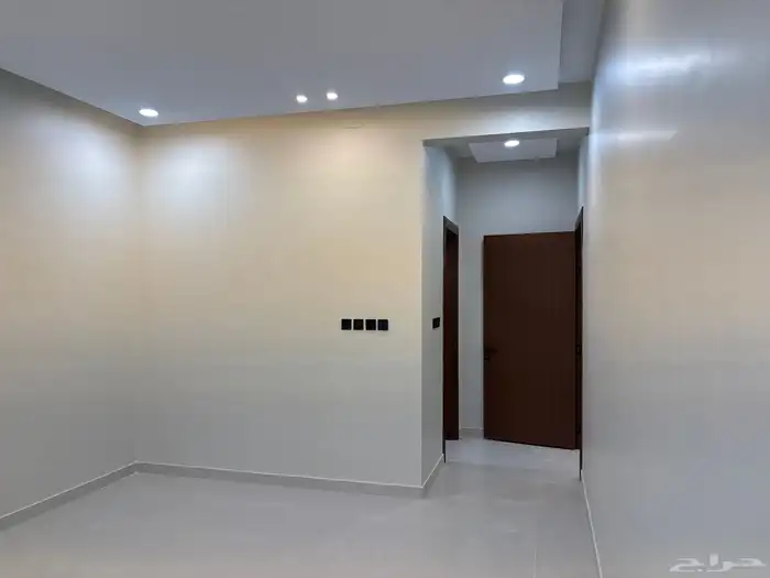 عمارة مكونة من ست شقق للتمليك المحاله مخطط745 حي الزهور 13