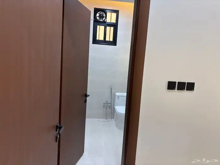 شقق vip للبيع مكونه من6 غرف4 حمام المحاله مخطط745 حي الزهور 11