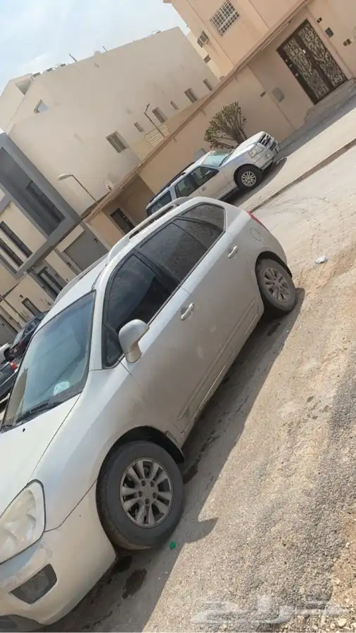 كيا كارينز 2013 3