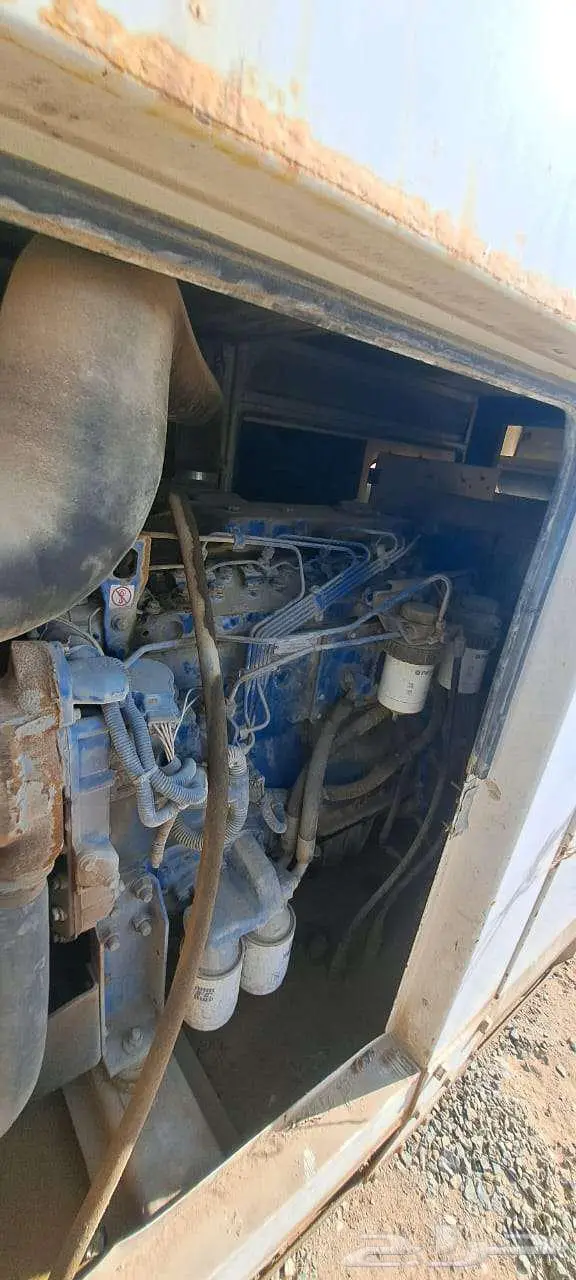 للبيع عدد 2 مولد كبير For sale  2 large generators. 8