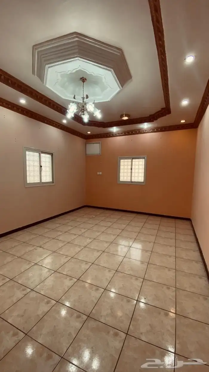 شق كبيرة عوائل للايجار 5غرف وصالة بمنافعها 8